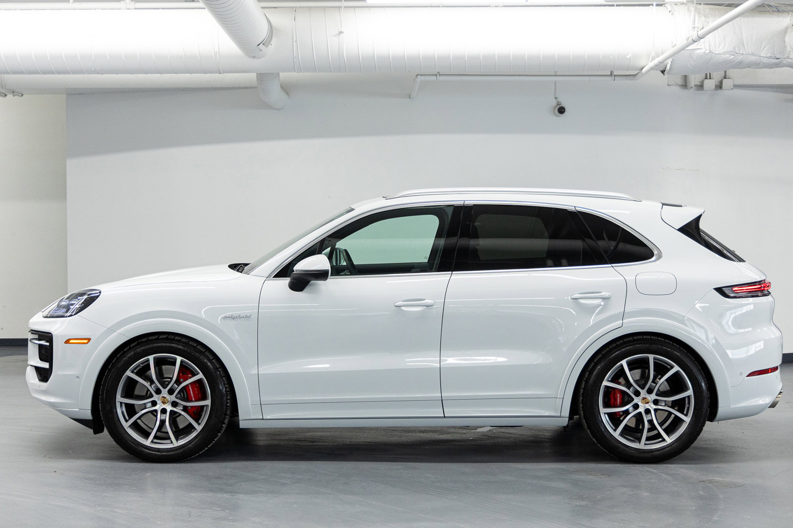 Used 2025 Porsche Cayenne S image 2