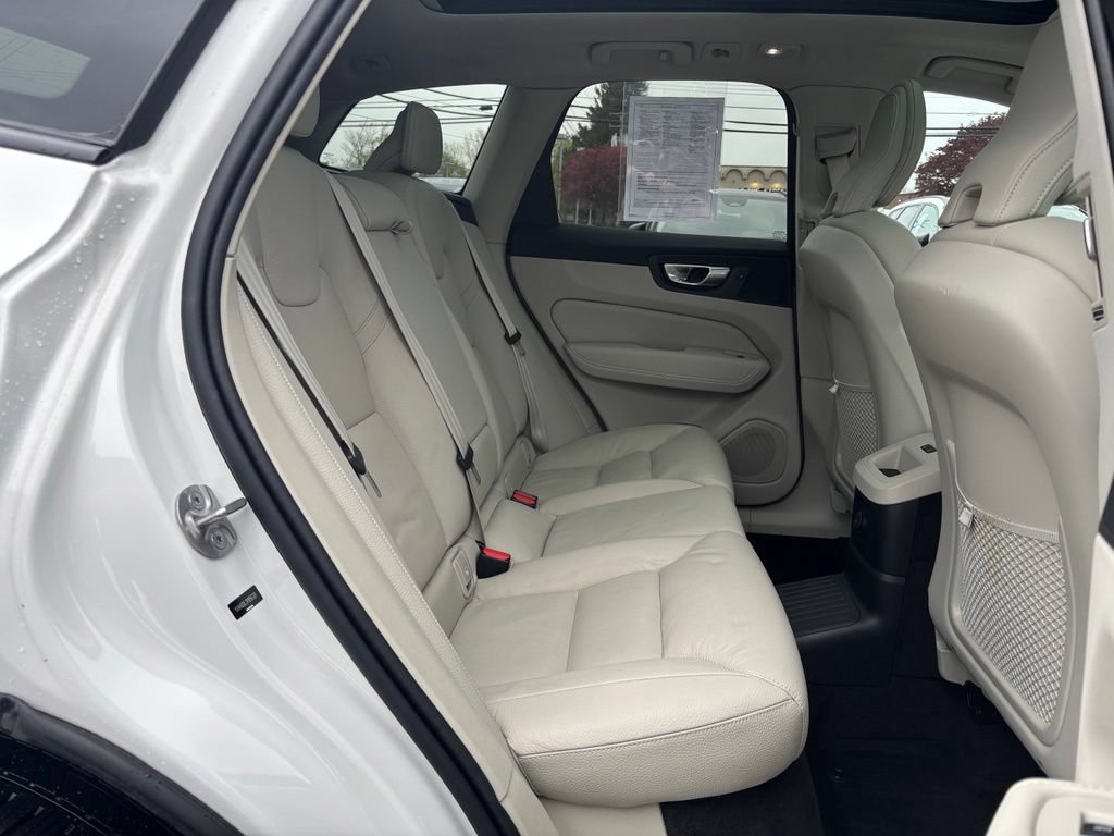 Used 2024 Volvo XC60 T8 Plus w/ Climate Package AWD/4WD image 24