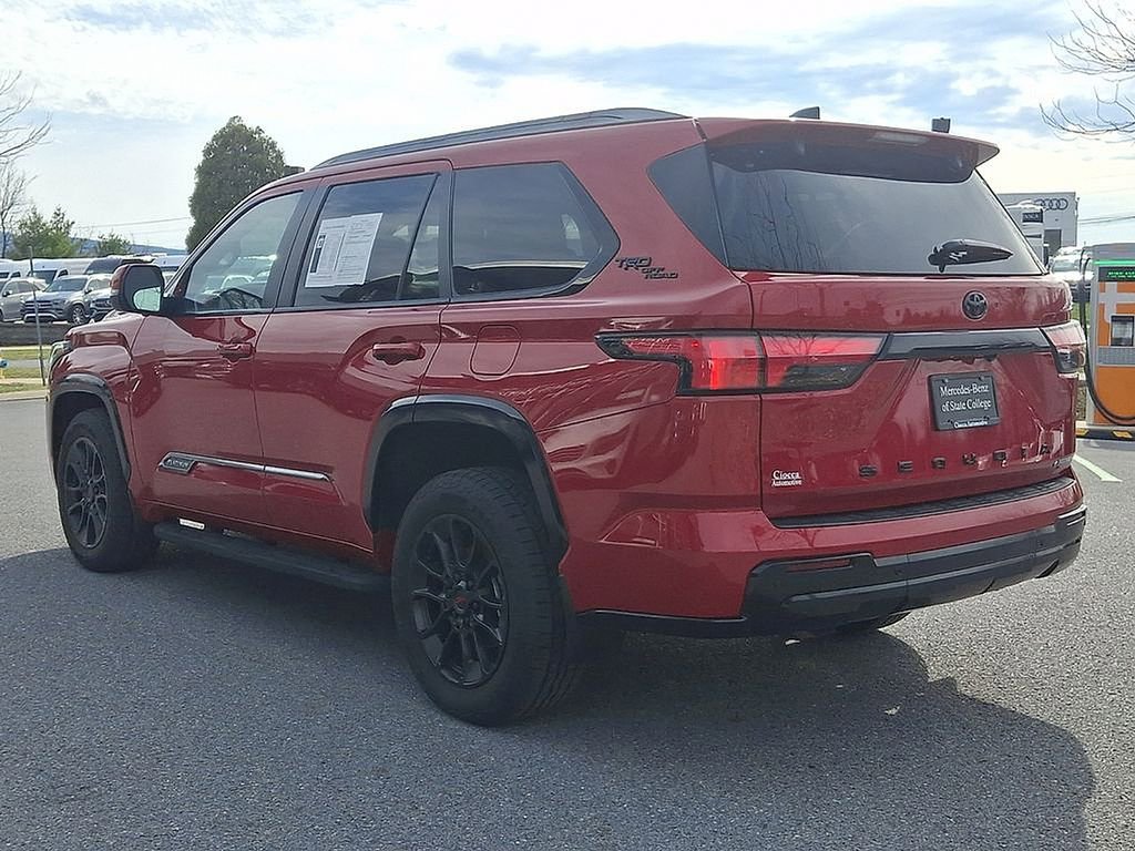 Used 2025 Toyota Sequoia Platinum AWD/4WD image 7