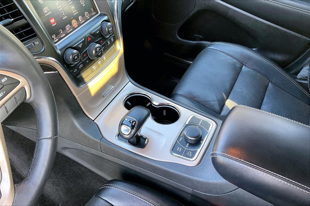 Used 2015 Jeep Grand Cherokee Limited w/ Luxury Group II AWD/4WD image 17