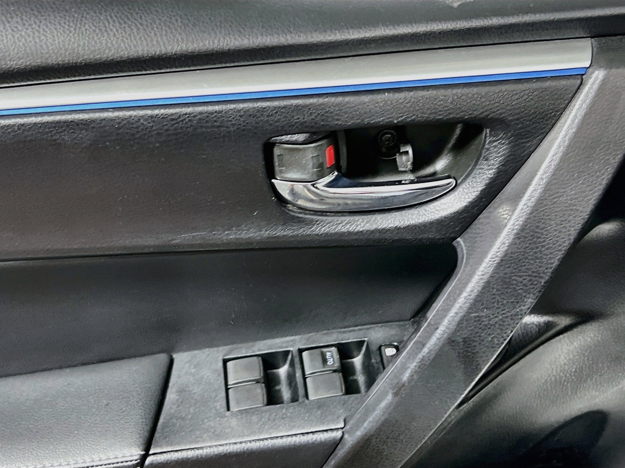 Used 2015 Toyota Corolla S FWD image 16