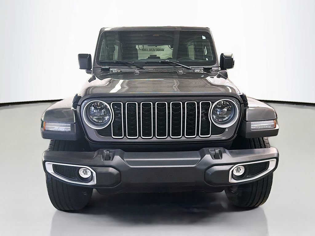 Used 2025 Jeep Wrangler Unlimited Sahara image 2