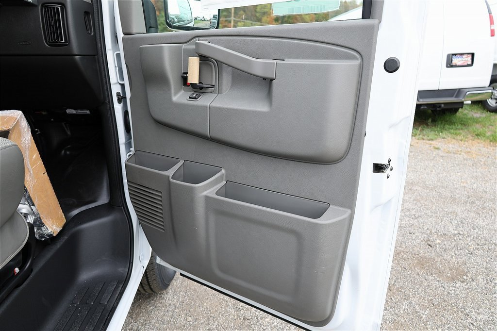 New 2025 Chevrolet Express 3500 w/ Power Convenience Package image 18