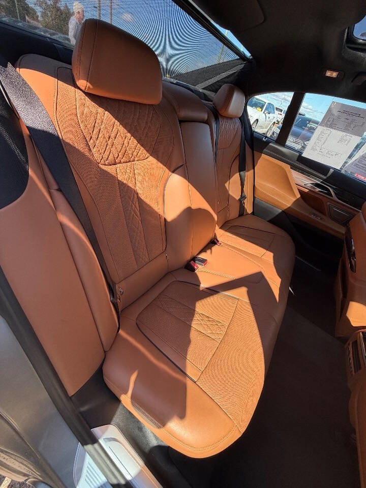 Used 2020 BMW 740i w/ M Sport Package image 25