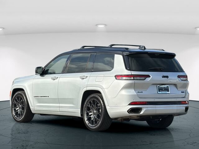 Used 2024 Jeep Grand Cherokee L Summit AWD/4WD image 5