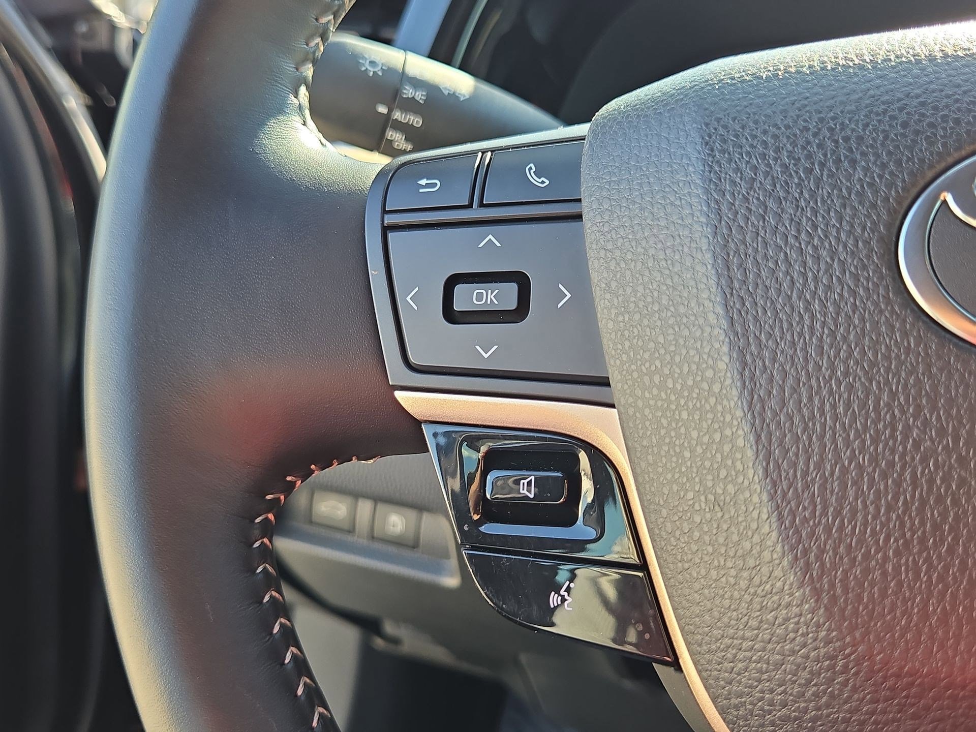 Used 2025 Toyota Crown AWD/4WD image 18