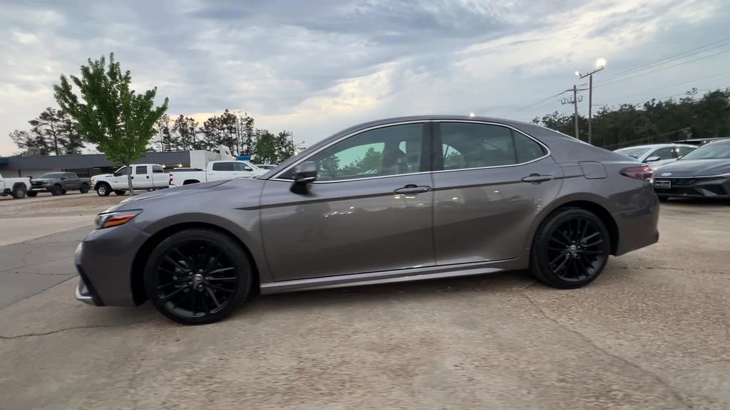 Used 2024 Toyota Camry XSE FWD image 4