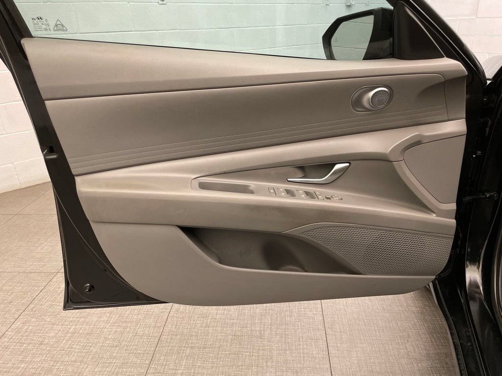 Used 2023 Hyundai Elantra SEL FWD image 19