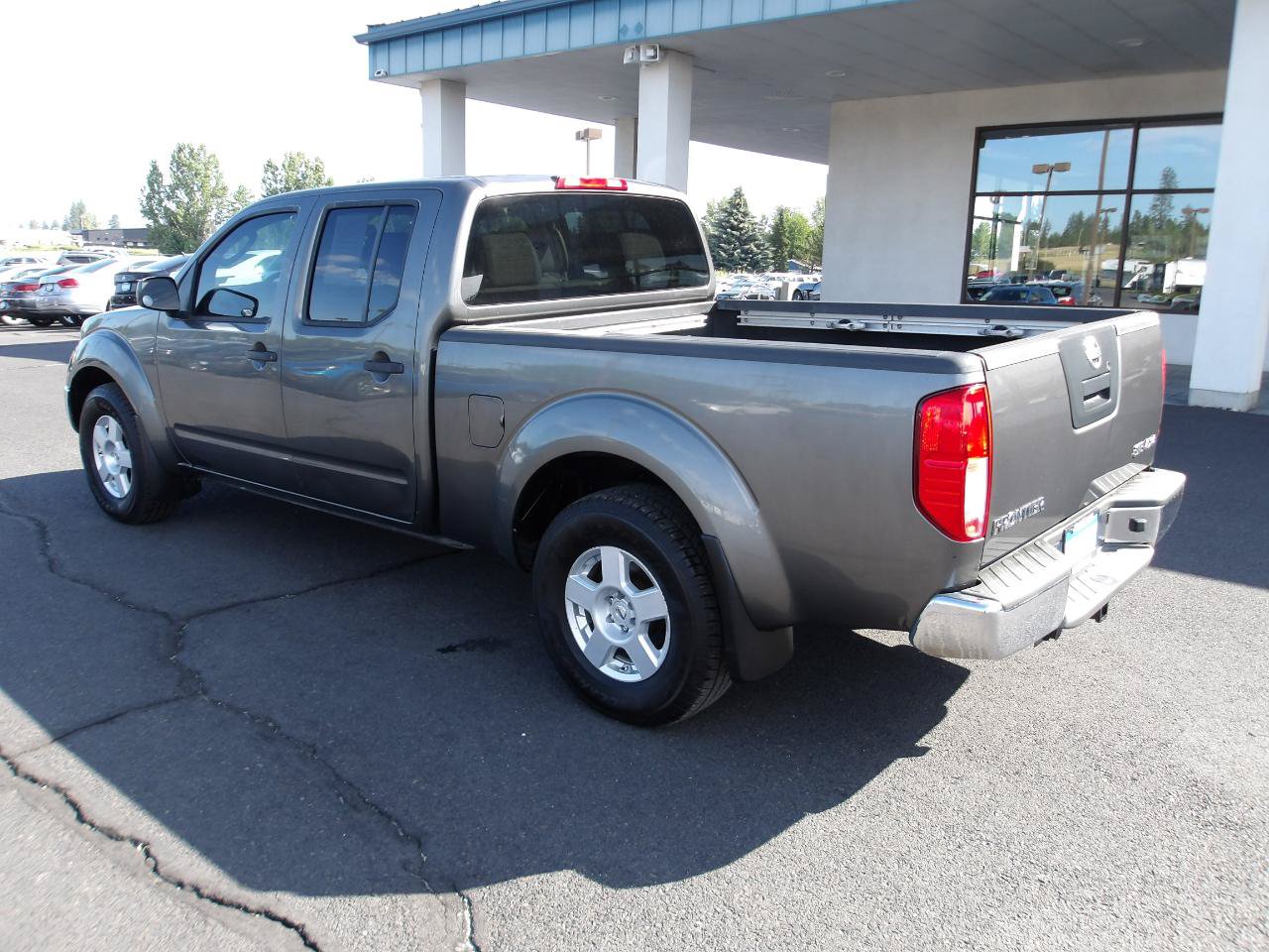 Used 2007 Nissan Frontier SE w/ Power Pkg AWD/4WD image 3