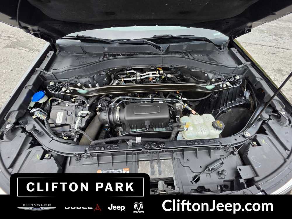 Used 2021 Ford Explorer Limited w/ Equipment Group 301A AWD/4WD image 29