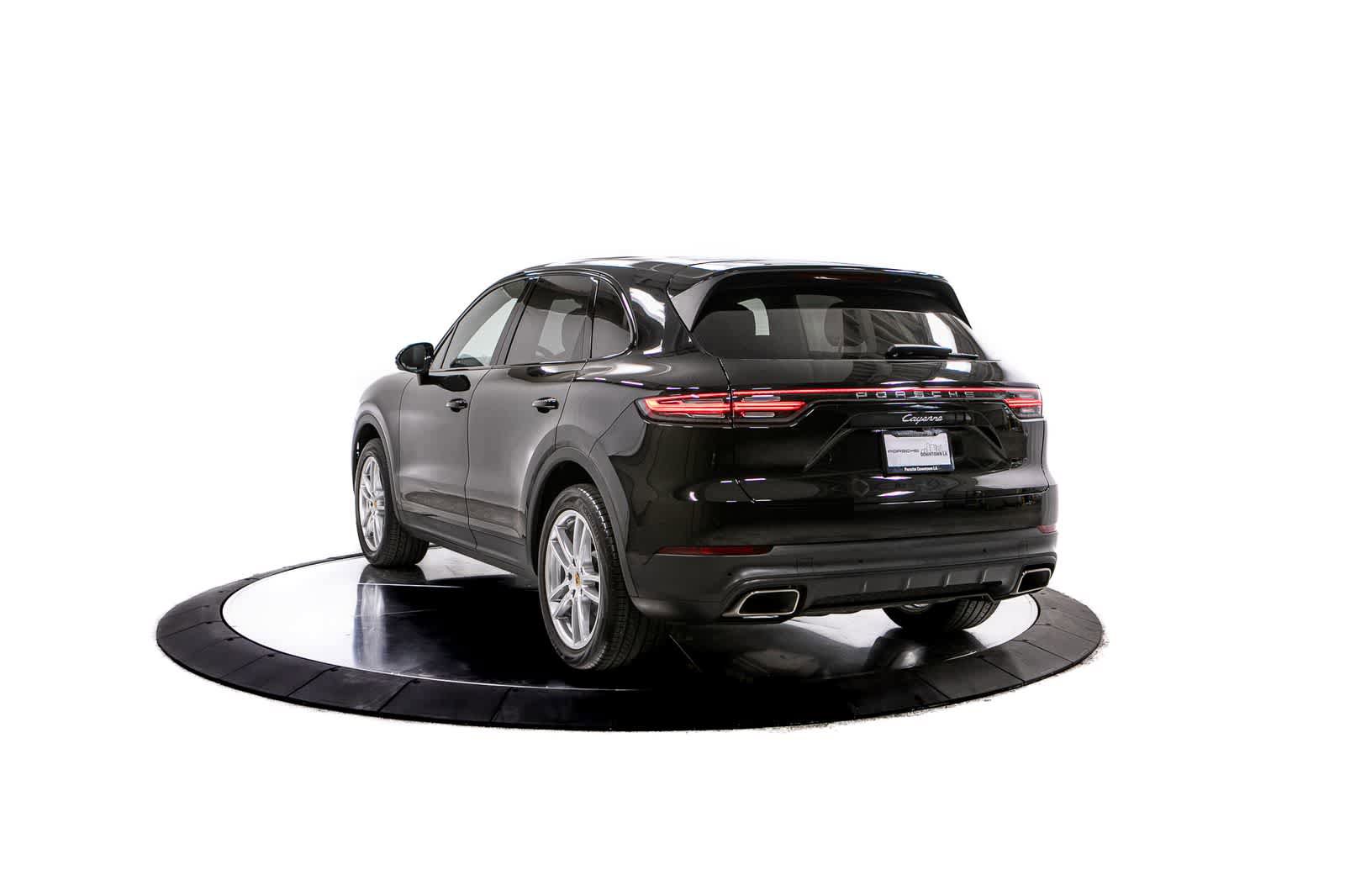 Certified 2023 Porsche Cayenne AWD/4WD image 3