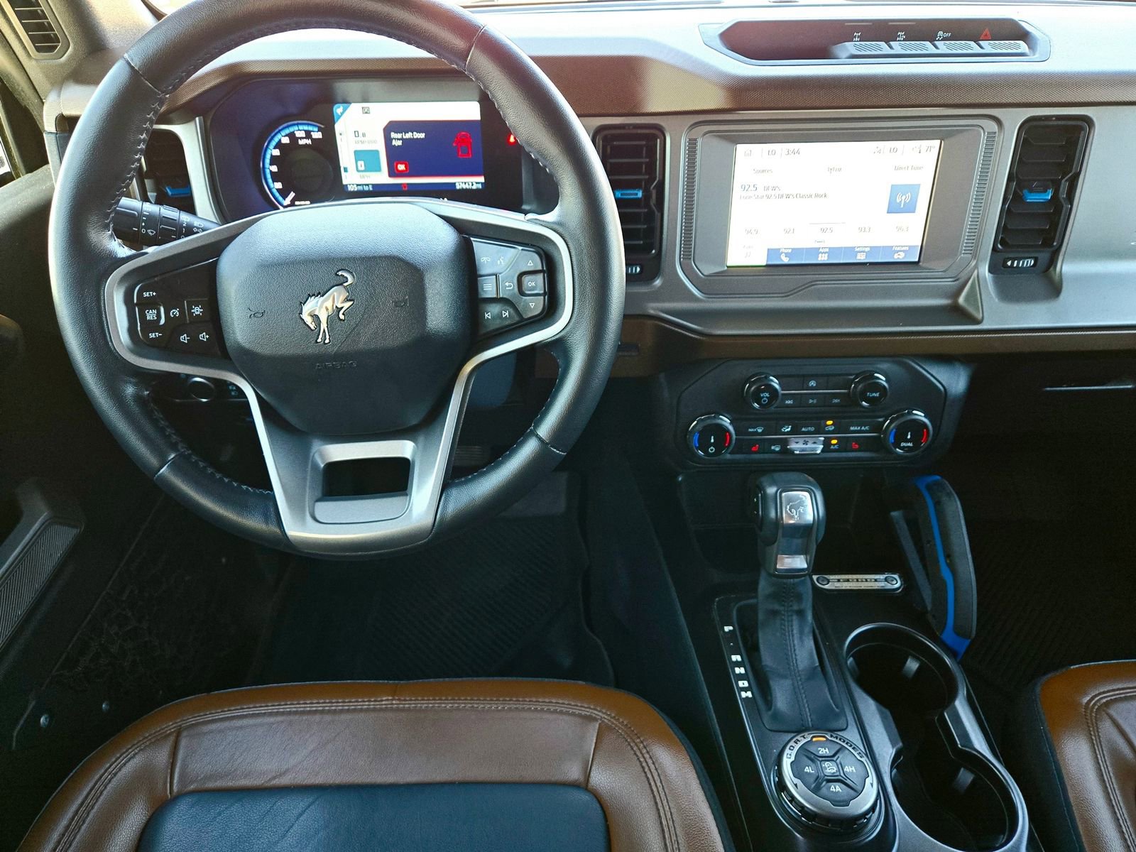 Used 2022 Ford Bronco Outer Banks image 9