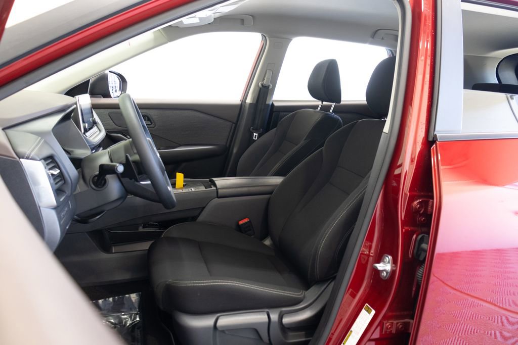 Used 2023 Nissan Rogue S image 18