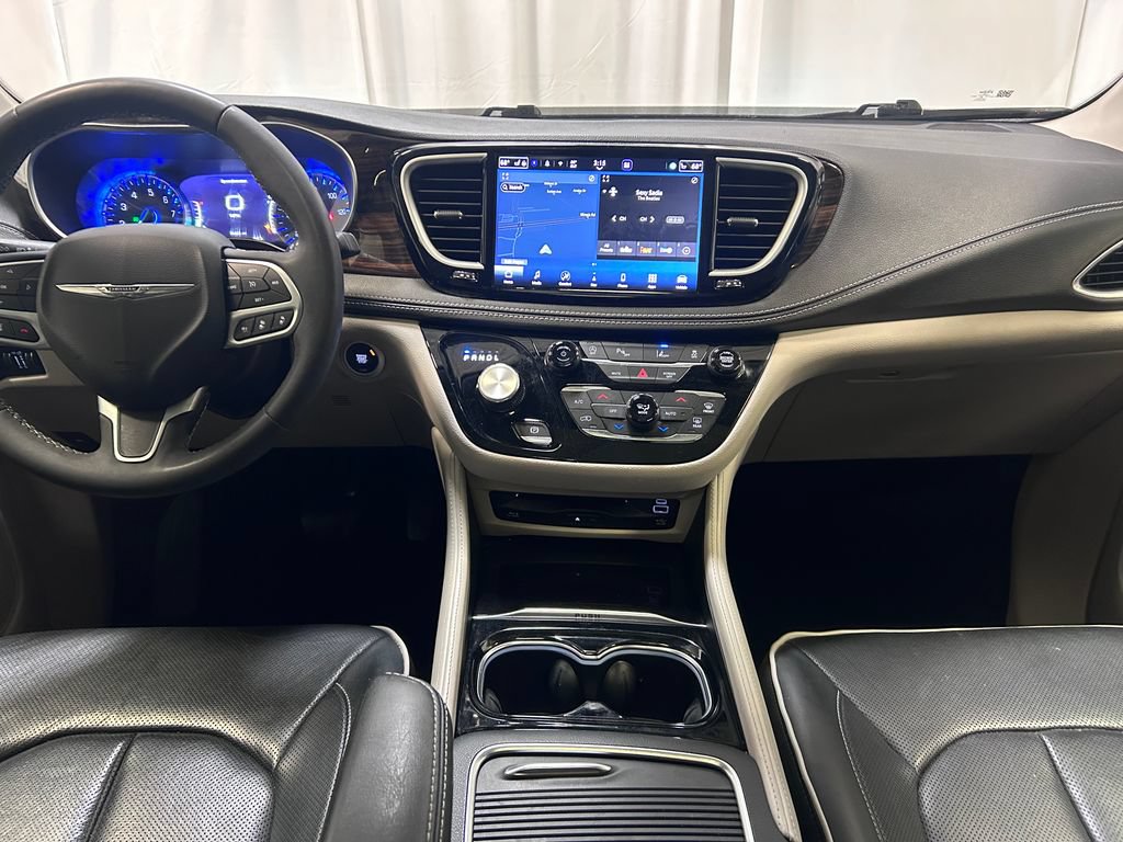 Used 2023 Chrysler Pacifica Limited w/ Uconnect Theater Family Group AWD/4WD image 13