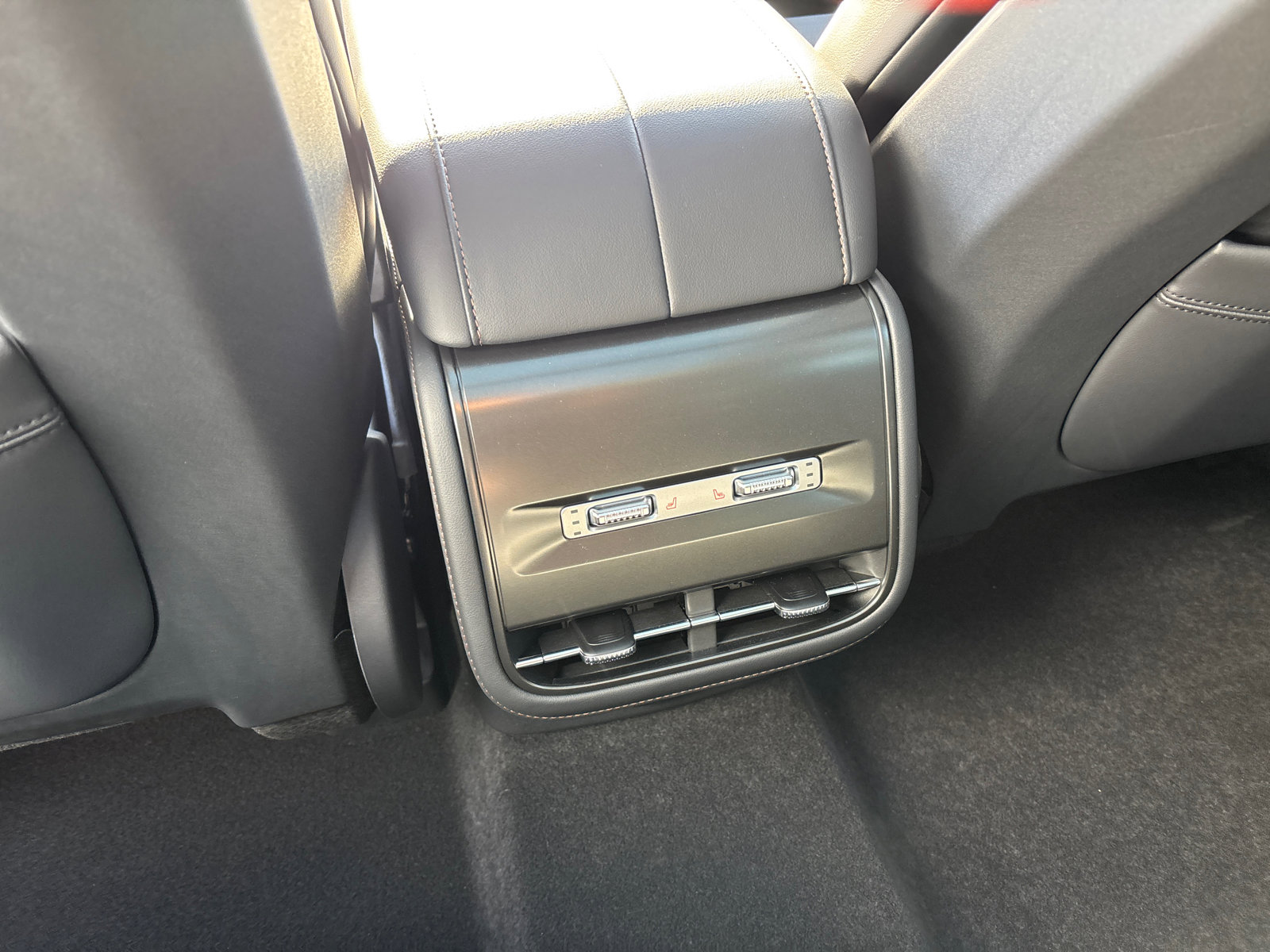 New 2026 Lincoln Nautilus Reserve w/ Jet Appearance Package image 34