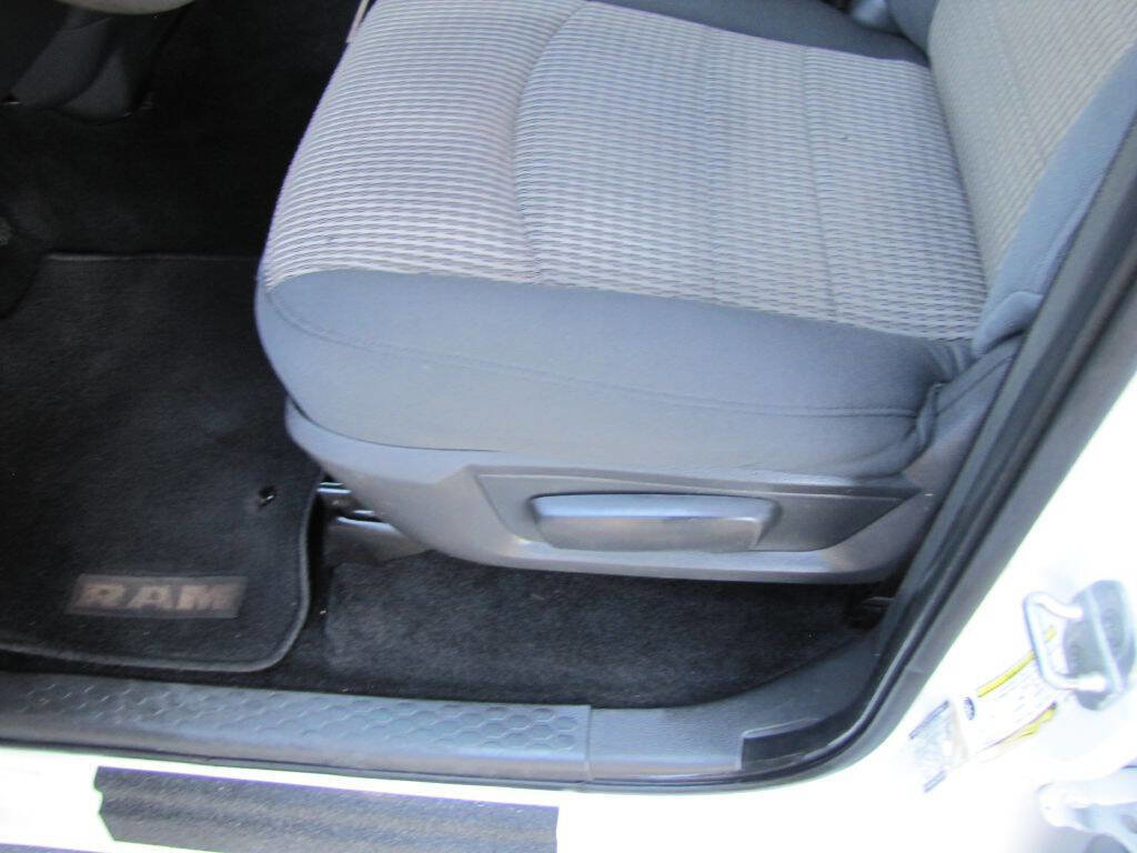 Used 2011 RAM 3500 ST w/ ST Popular Equipment Group RWD image 13