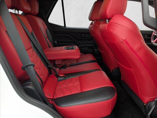 Used 2025 Toyota 4Runner SR5 AWD/4WD image 18