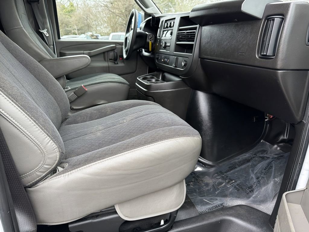 Used 2024 GMC Savana 2500 w/ Driver Convenience Package image 20