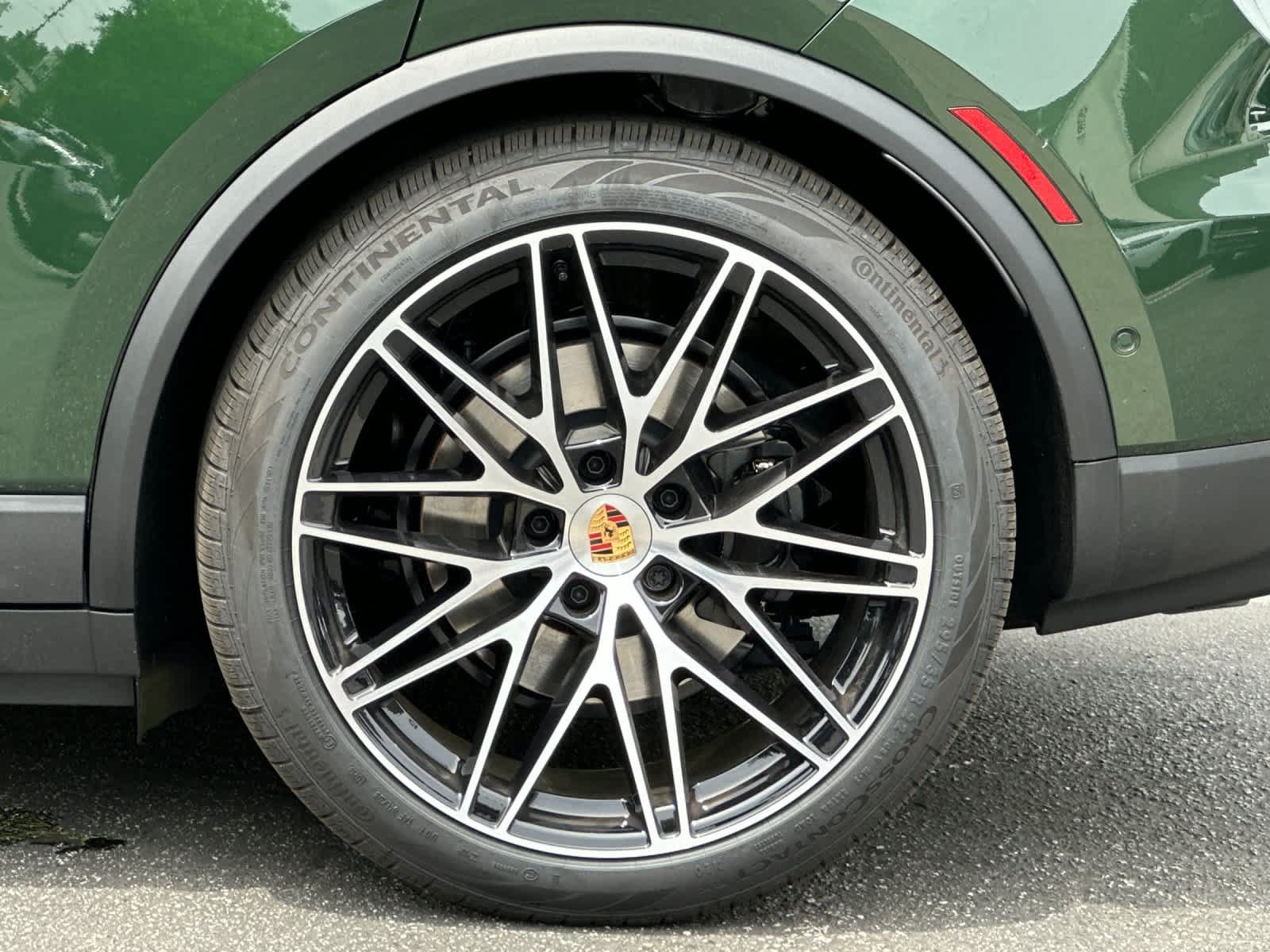 New 2026 Porsche Macan Electric RWD image 32