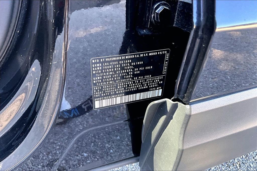 Certified 2025 Volkswagen Taos SE w/ Panoramic Sunroof Package image 30