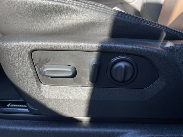 Used 2022 Chevrolet Silverado 2500 High Country w/ Technology Package image 12