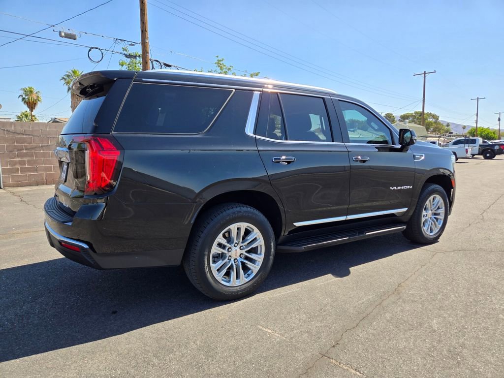 Used 2024 GMC Yukon SLT w/ SLT Premium Package AWD/4WD image 6