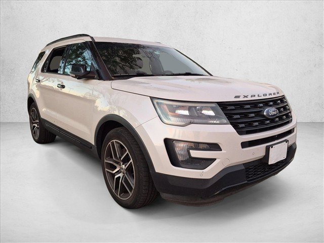 Used 2016 Ford Explorer Sport w/ Equipment Group 401A AWD/4WD image 2
