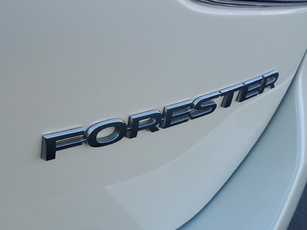 Used 2021 Subaru Forester AWD/4WD image 10
