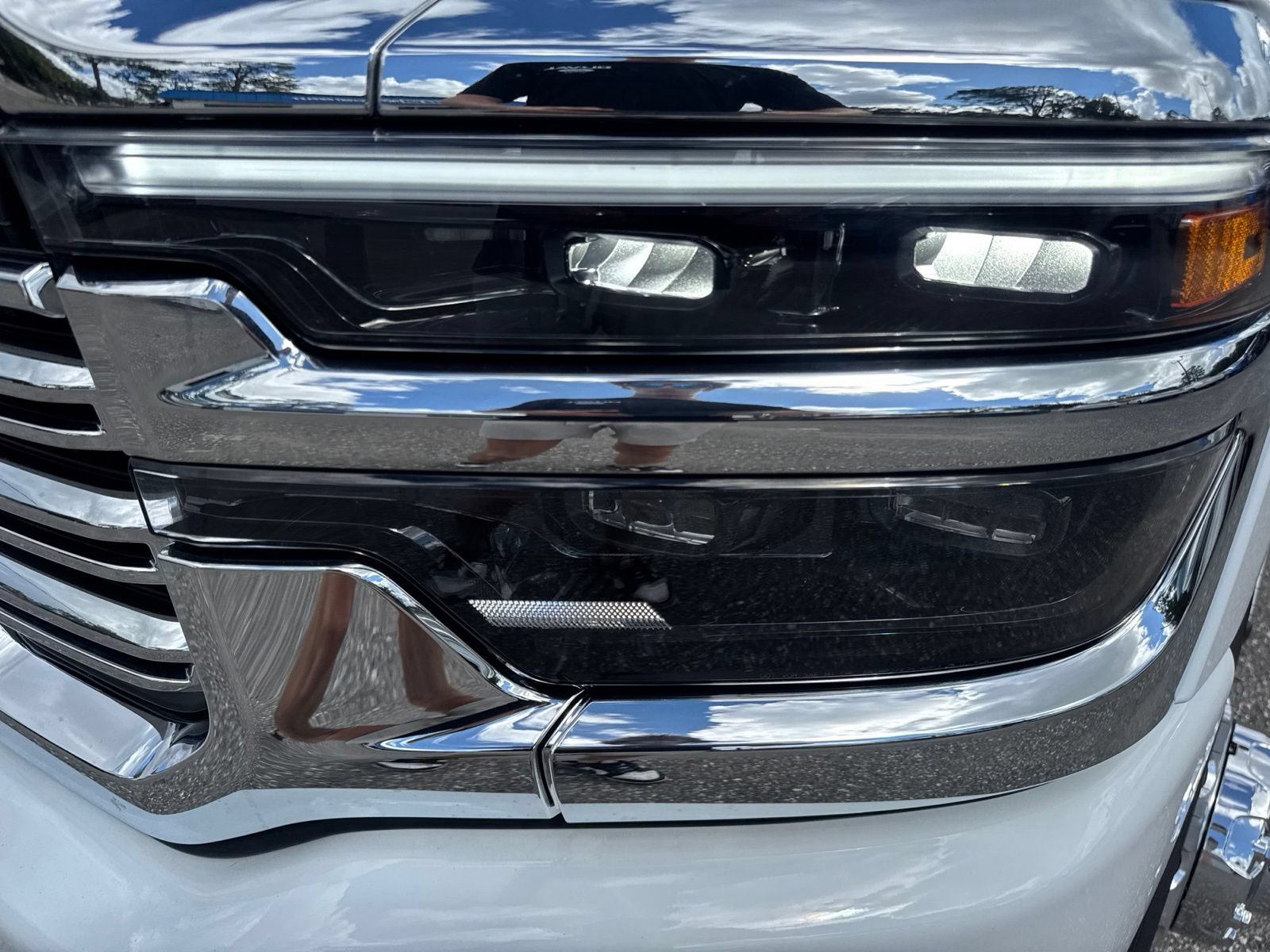 Used 2026 RAM 3500 Laramie AWD/4WD image 10