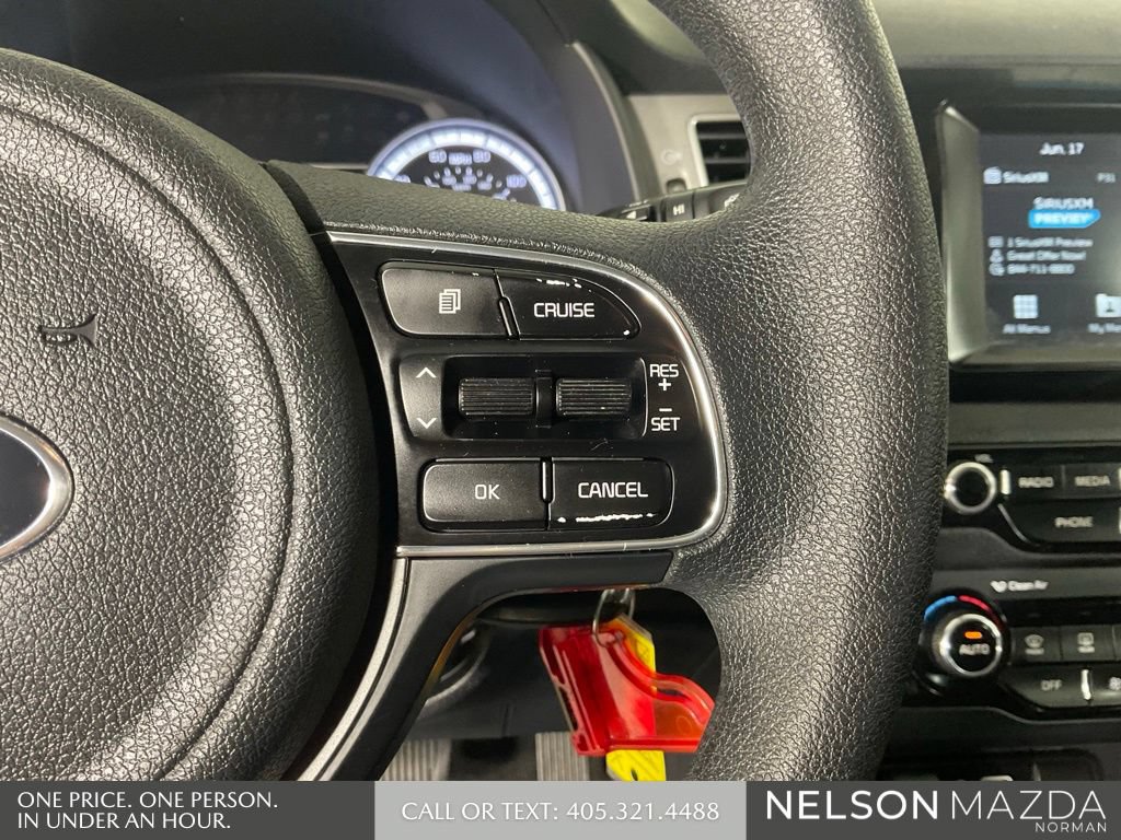 Used 2017 Kia Niro FE FWD image 43