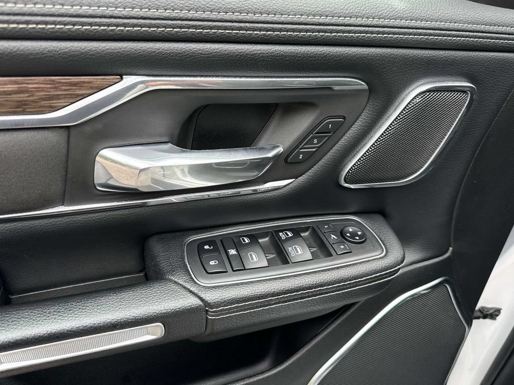 Used 2019 RAM 1500 Laramie AWD/4WD image 13
