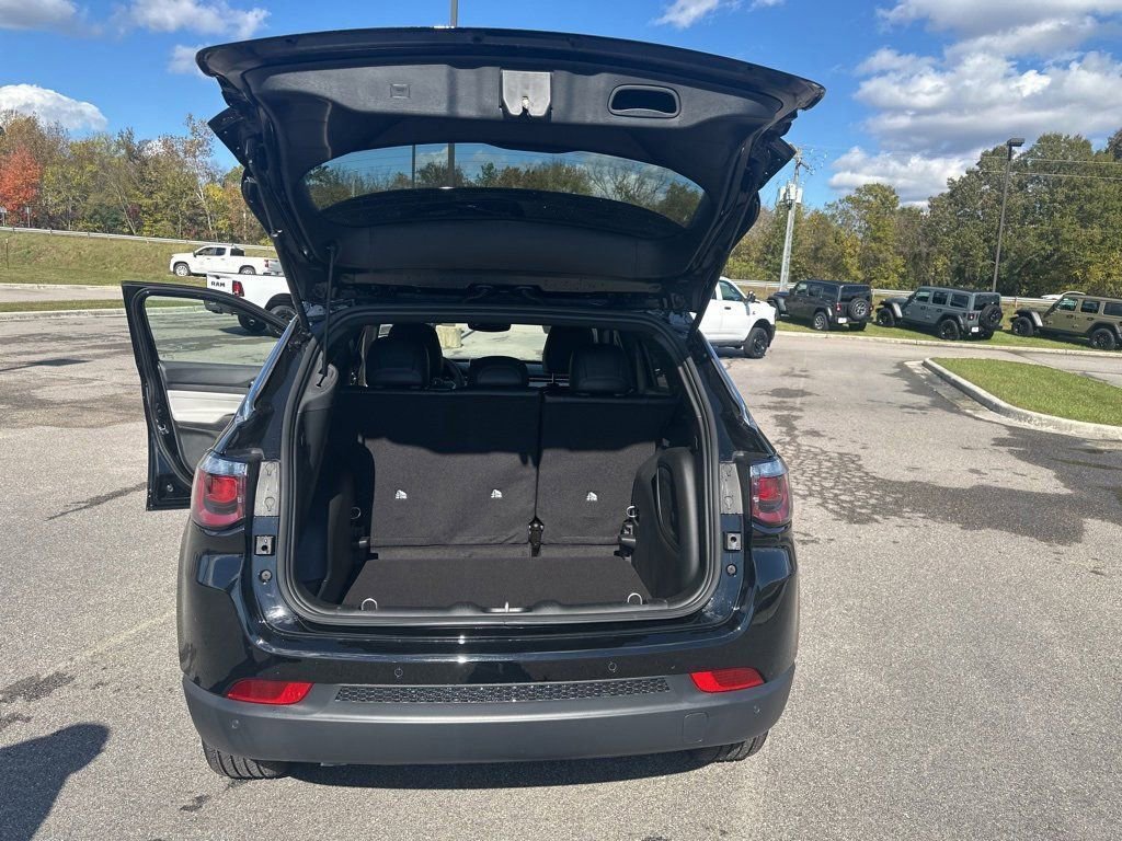 New 2026 Jeep Compass Limited w/ Sun, Sound & Navigation Group image 32
