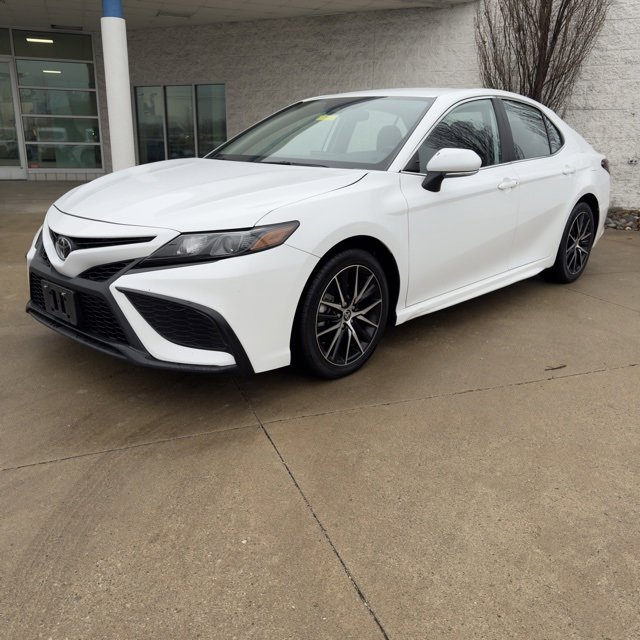 Used 2024 Toyota Camry SE image 31