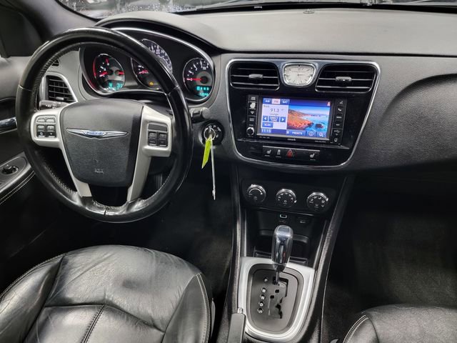 Used 2011 Chrysler 200 Limited image 30