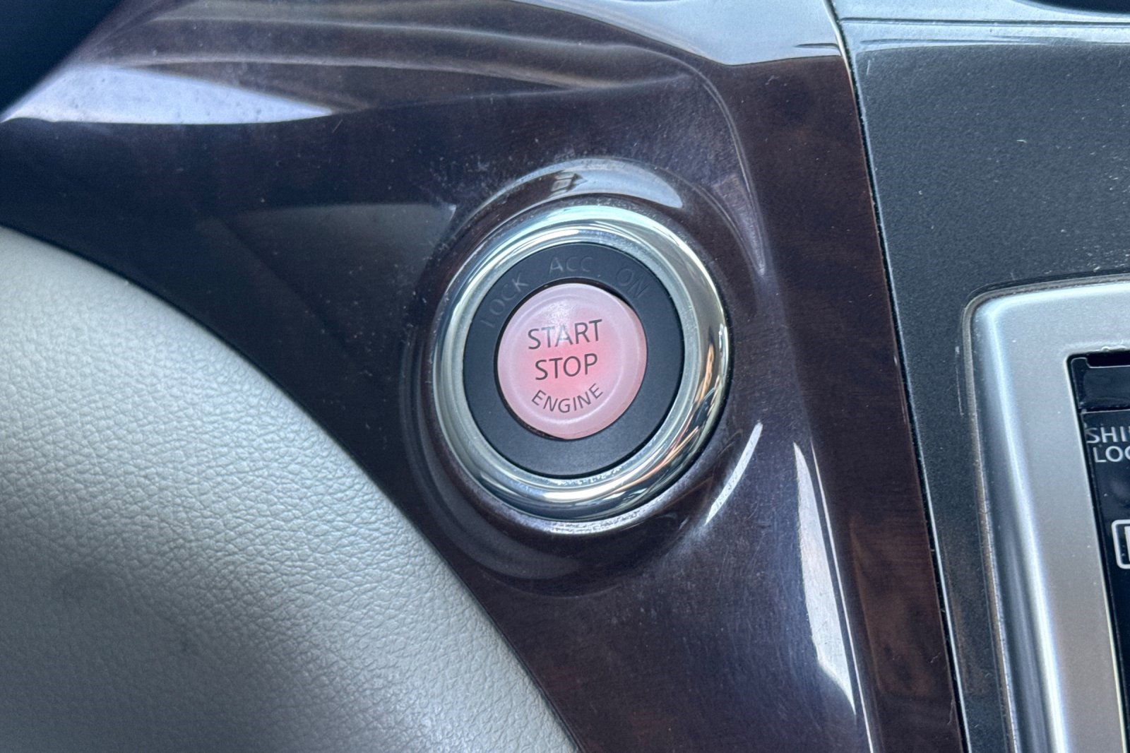 Used 2012 Nissan Quest SV FWD image 34
