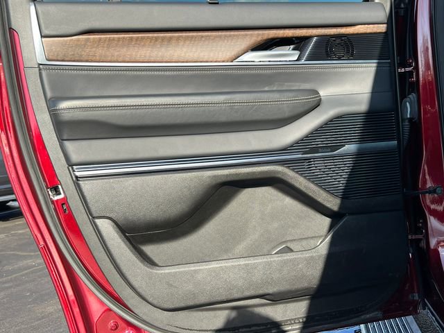 Certified 2024 Jeep Grand Wagoneer L 4WD image 36