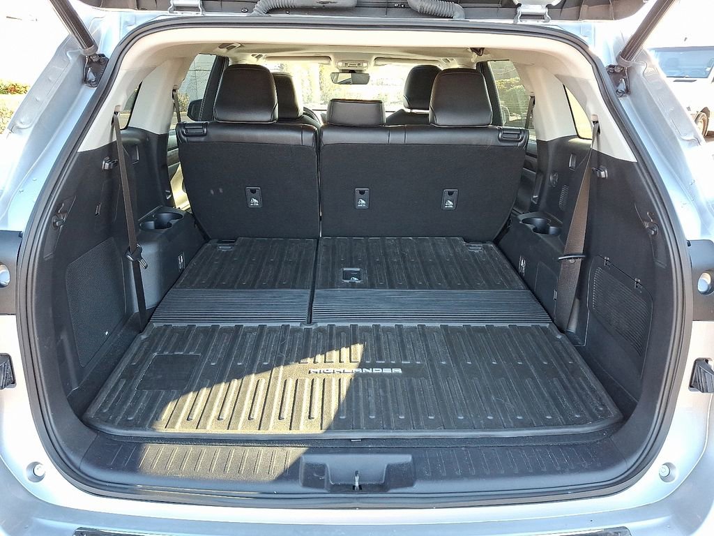 Used 2023 Toyota Highlander Limited image 31