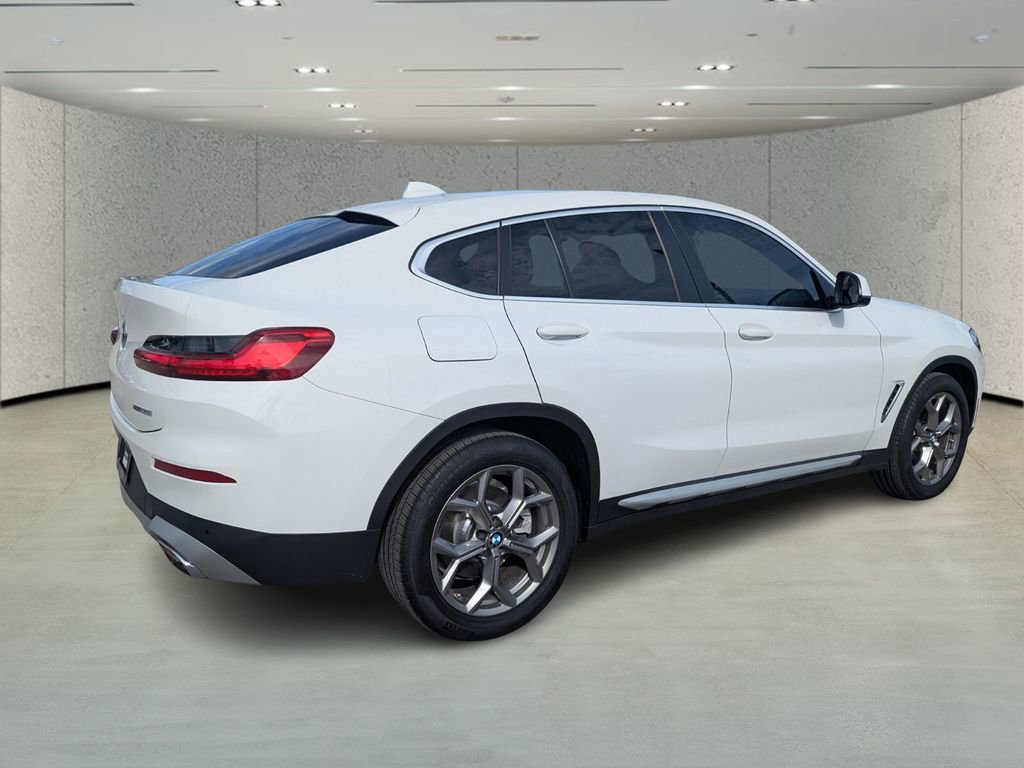 Used 2023 BMW X4 xDrive30i w/ Convenience Package image 3