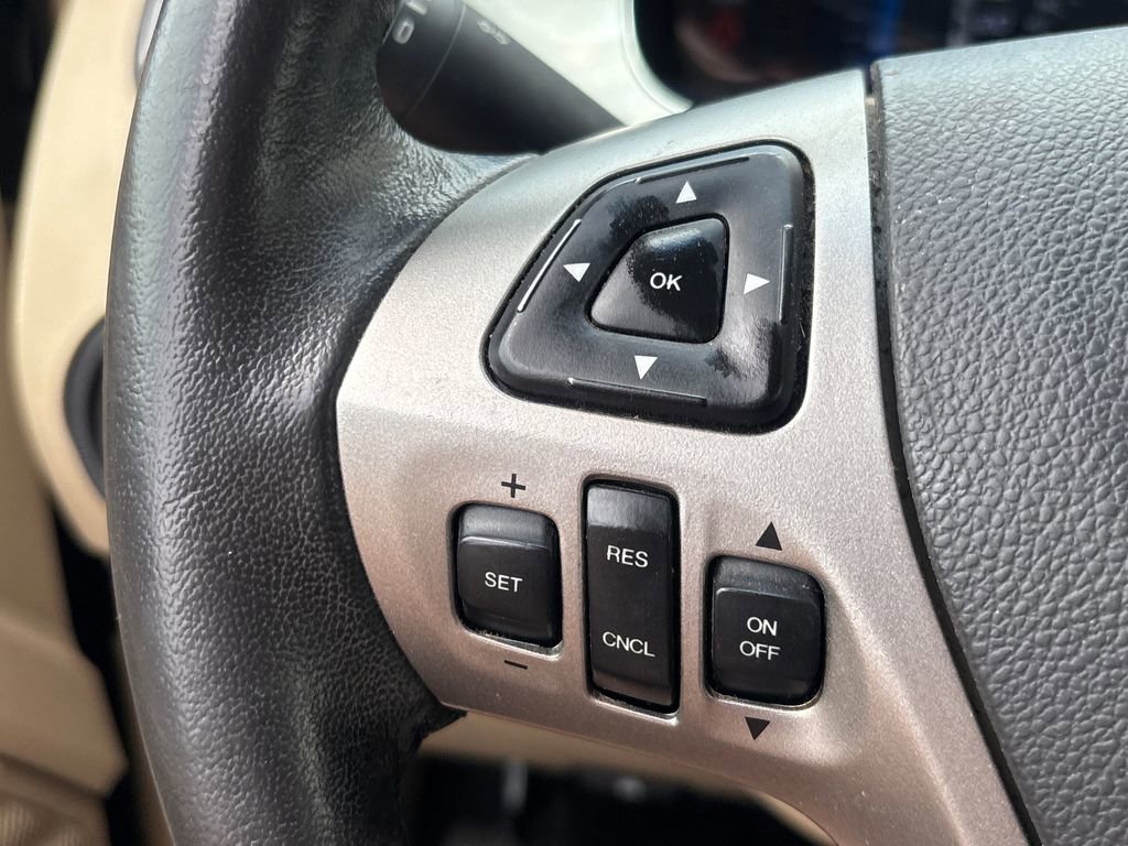 Used 2015 Ford Taurus SEL w/ Equipment Group 201A FWD image 22