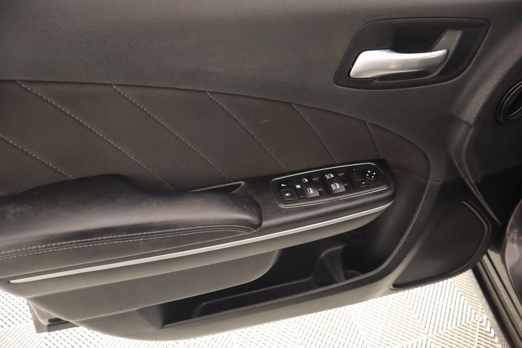 Used 2021 Dodge Charger SXT w/ Driver Convenience Group image 16