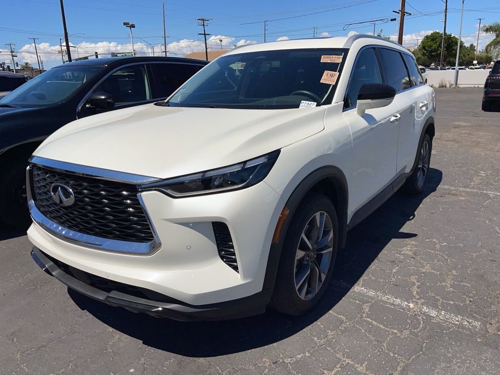 Certified 2023 INFINITI QX60 Luxe w/ Performance Audio Package FWD image 2