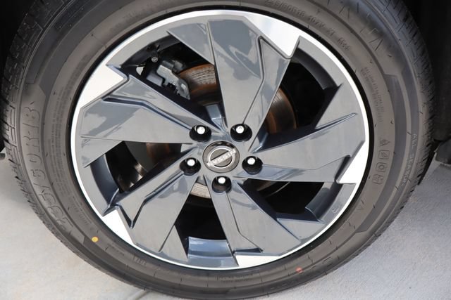 Used 2024 Nissan Rogue SV FWD image 45