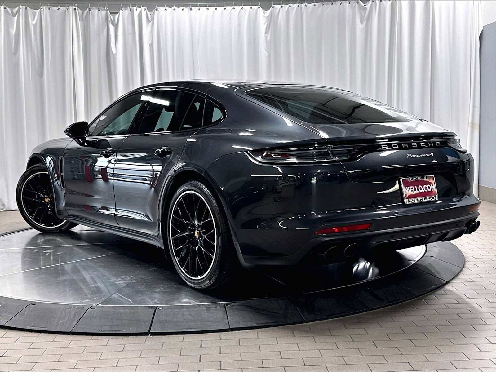Used 2022 Porsche Panamera 4 Platinum Edition AWD/4WD image 3