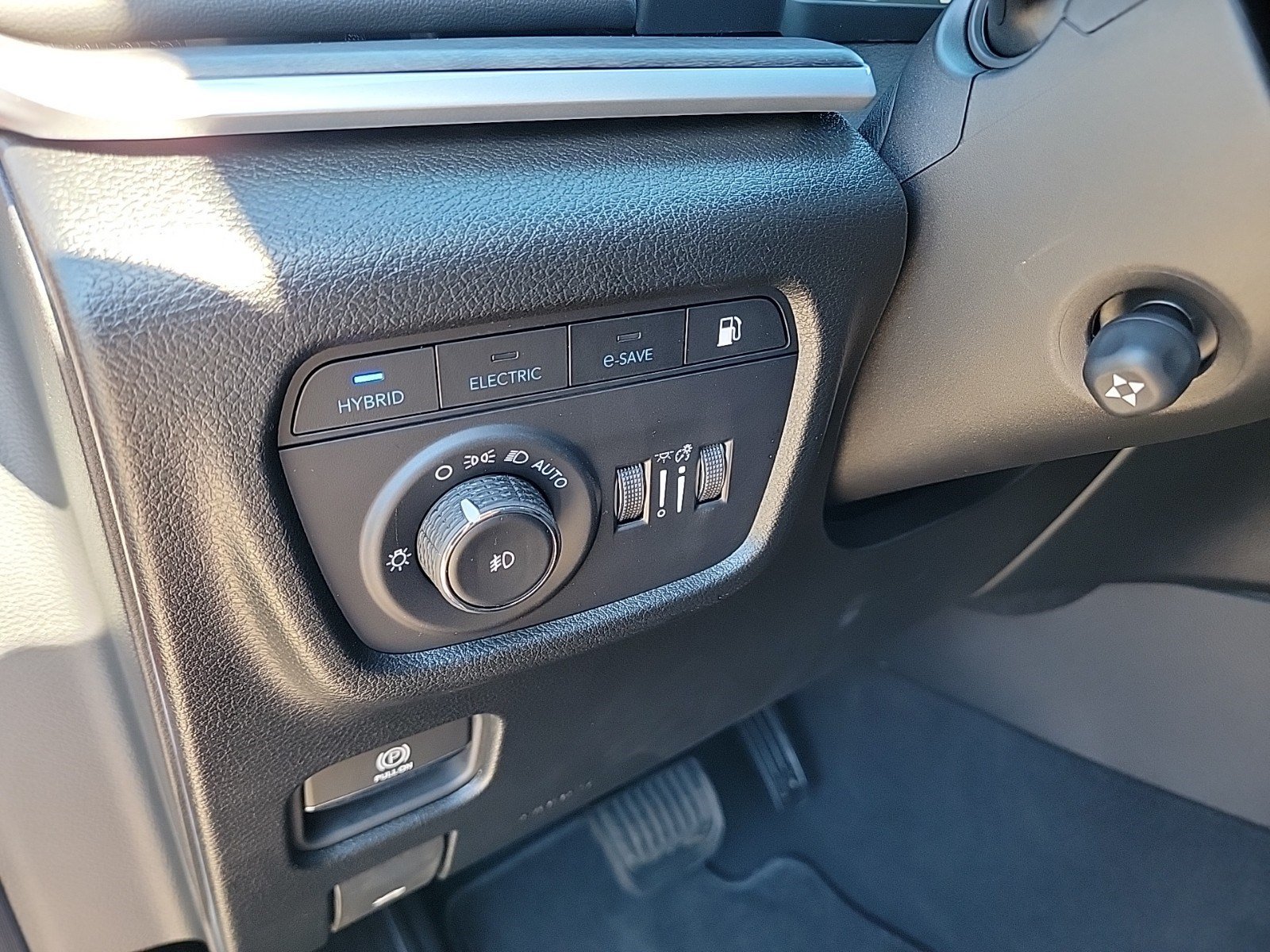 Used 2025 Jeep Grand Cherokee Limited 4xe AWD/4WD image 30