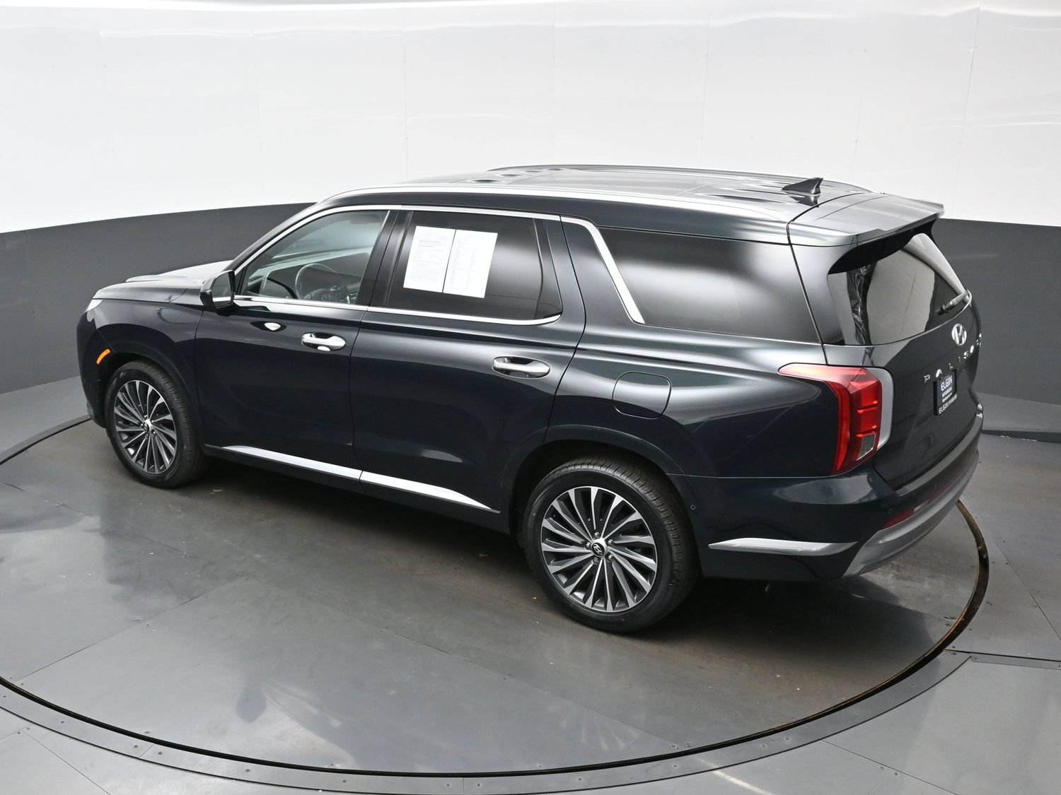 Certified 2023 Hyundai Palisade Calligraphy w/ Cargo Package AWD/4WD image 38