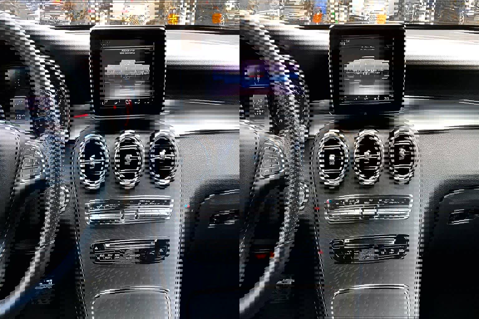 Used 2018 Mercedes-Benz GLC 300 4MATIC Coupe image 7