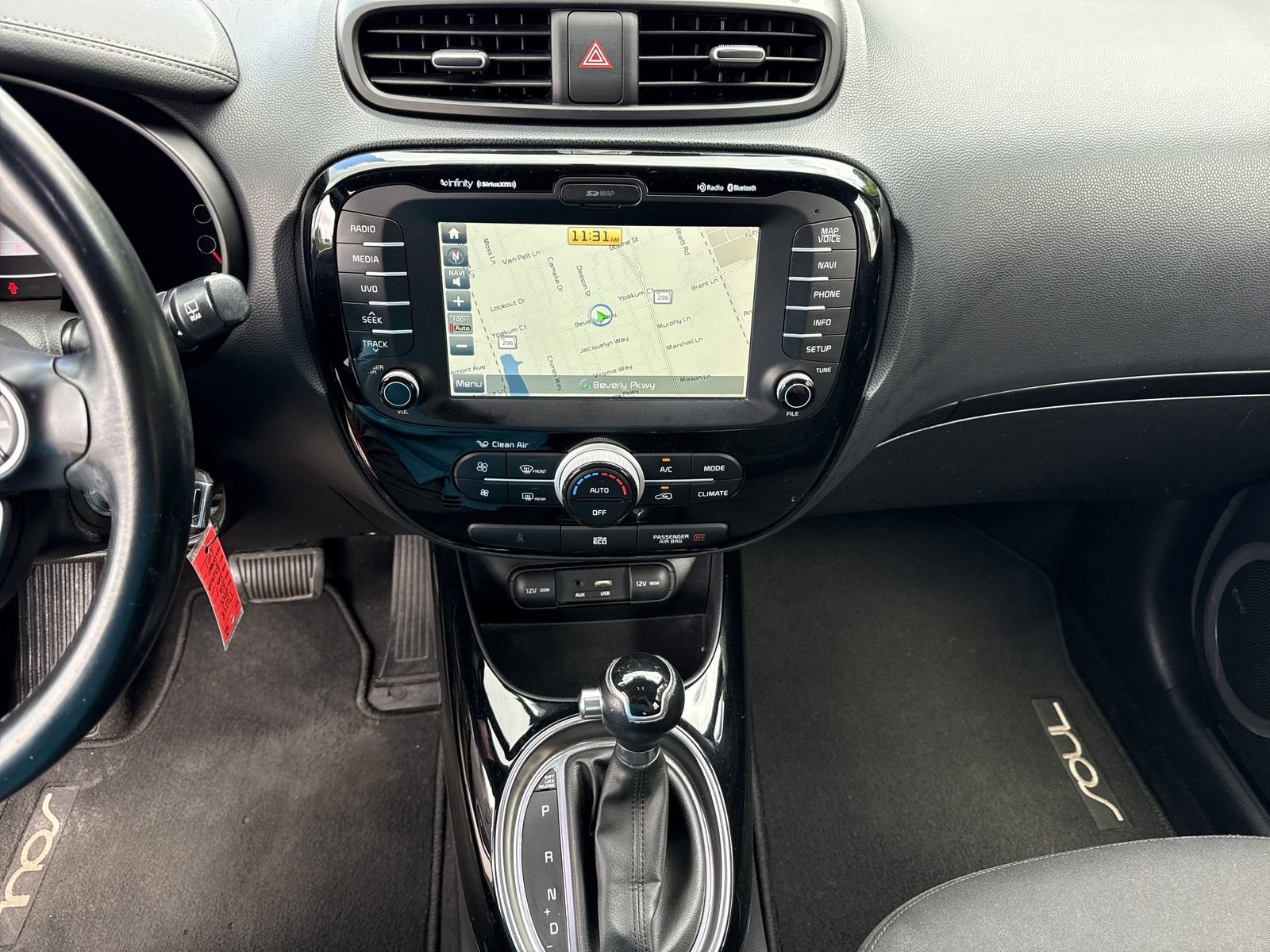 Used 2015 Kia Soul ! w/ Sun & Sound Package FWD image 28
