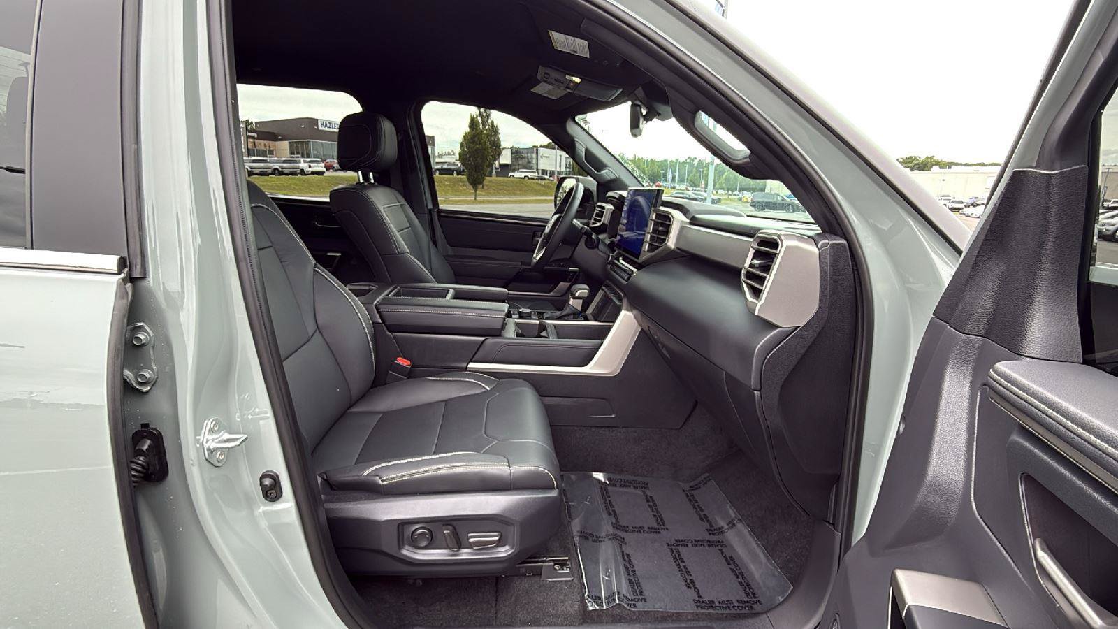 Used 2026 Toyota Tundra Limited AWD/4WD image 18