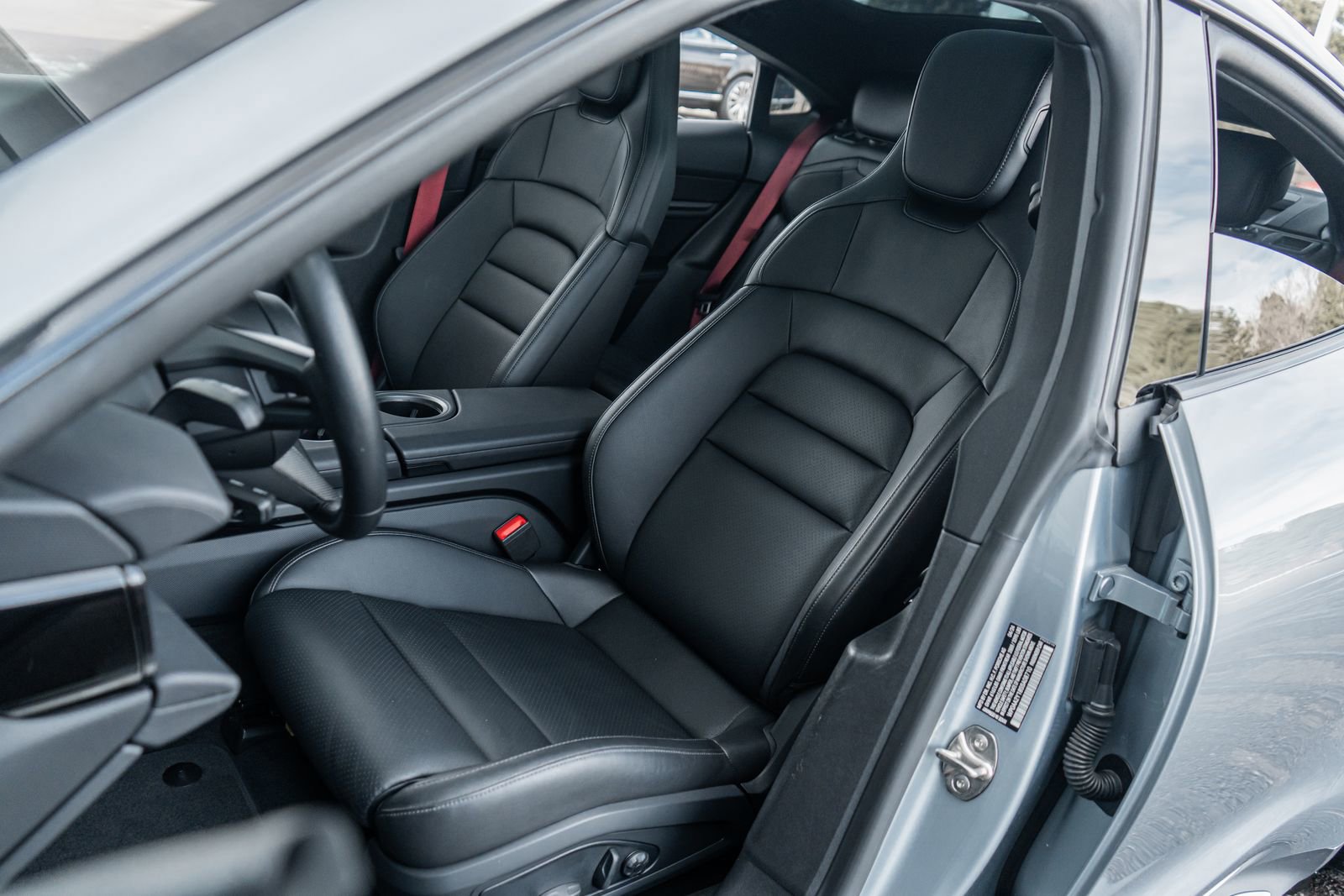 Used 2025 Porsche Taycan image 25