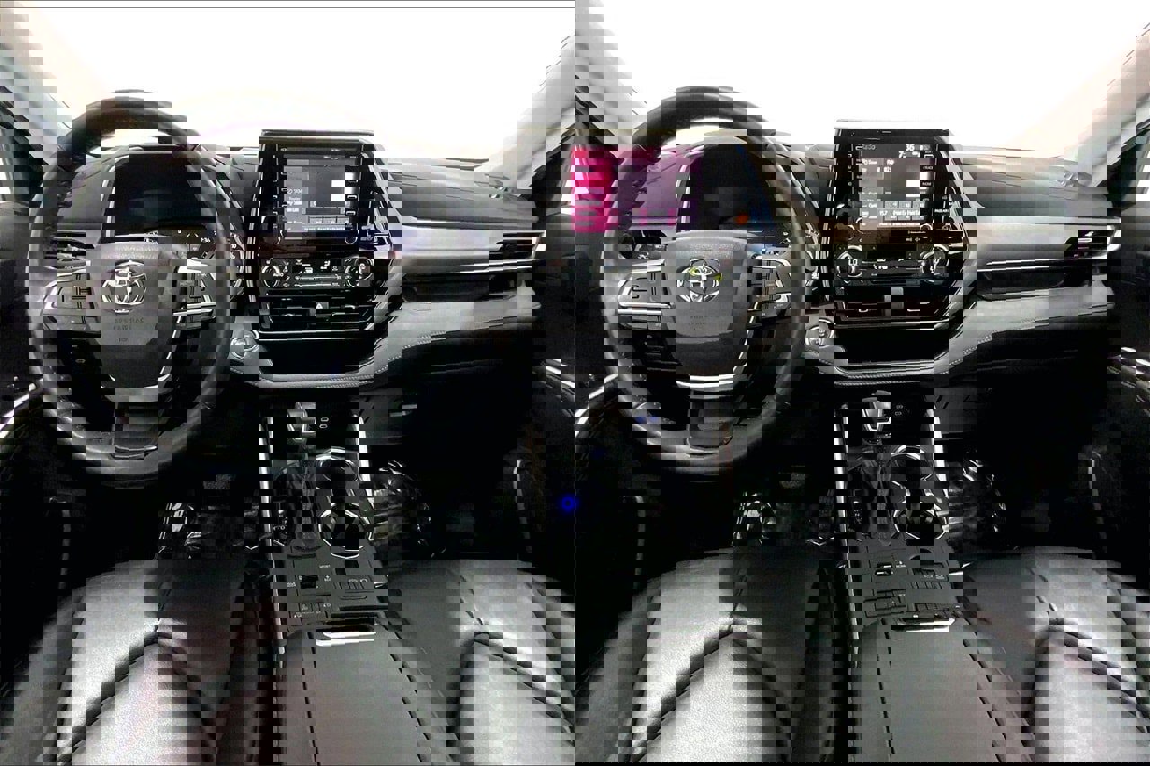 Used 2022 Toyota Highlander XLE image 15